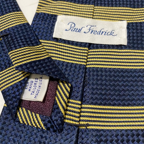 Paul Fredrick 100% Italian Silk Tie Navy Blue Gold Horizontal Stripes USA - Picture 3 of 5